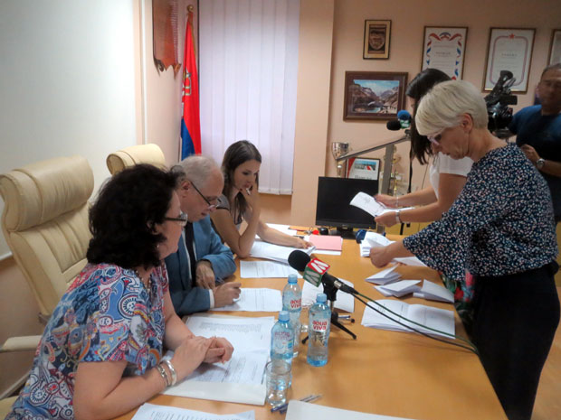 Већина одборника гласала против разрешења председника општине Параћин Саше Пауновића 